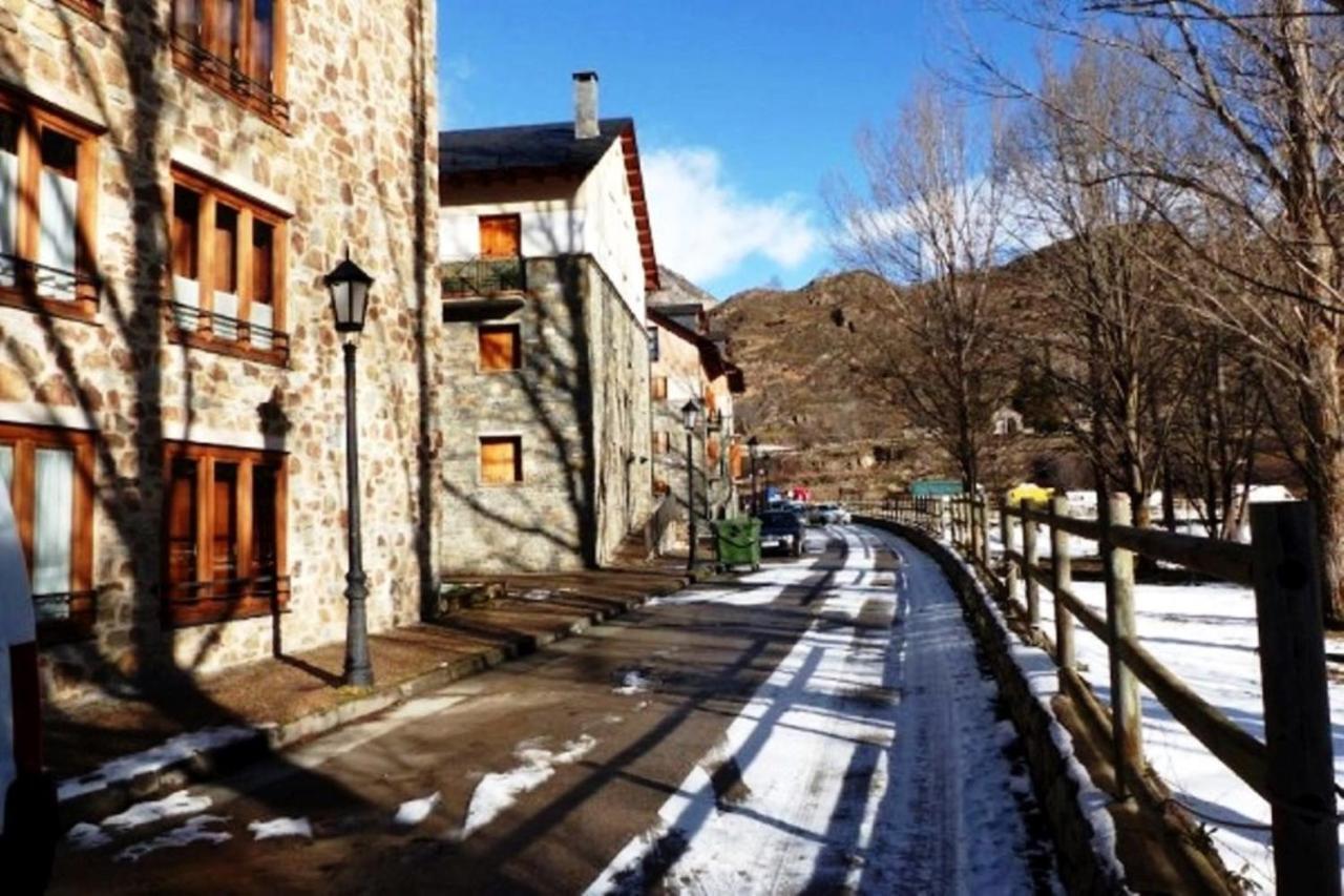 Escuadros Benasque Exterior foto